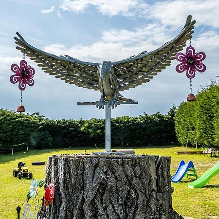 Upside Down House - Sleeps Up To 6 Guests - Great For Family And Friends Gatherings,Corporate Events ,Near Sherwood Forest At Fairview Farm In Nottingham Set In 88 Acres 外观 照片