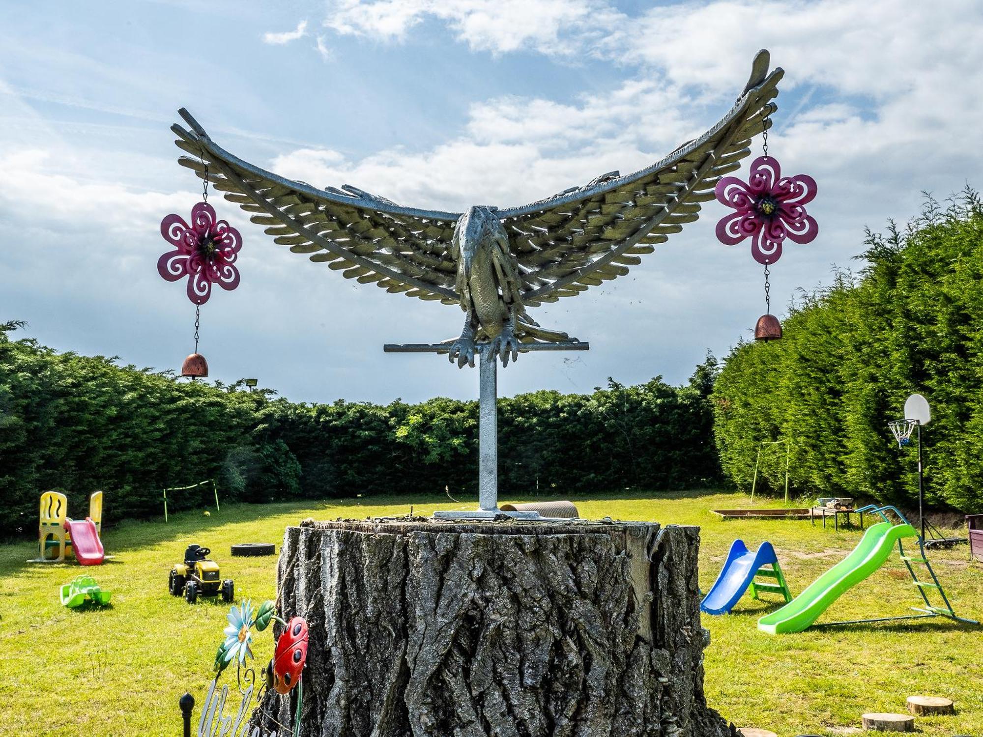 Upside Down House - Sleeps Up To 6 Guests - Great For Family And Friends Gatherings,Corporate Events ,Near Sherwood Forest At Fairview Farm In Nottingham Set In 88 Acres 外观 照片